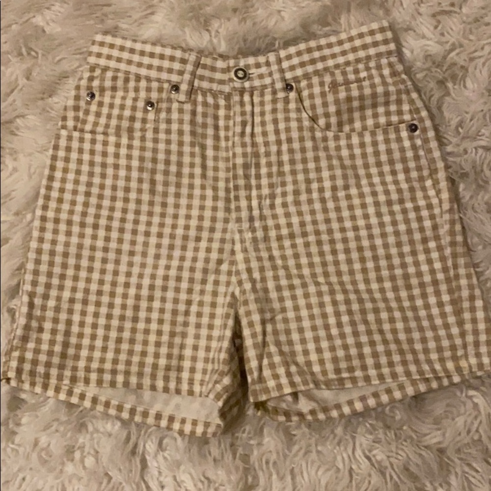 High-Waist Gingham Shorts in Beige and White